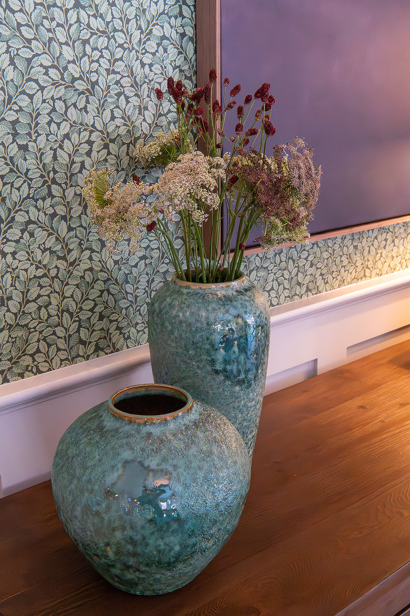 Living room console vignette turquoise glazed vases amaranth queen annes lace blue purple abstract art green leaf wallpaper — Bronwyn Poole Interiors Living room console vignette turquoise glazed vases amaranth queen annes lace blue purple abstract art green leaf wallpaper — Bronwyn Poole Interiors