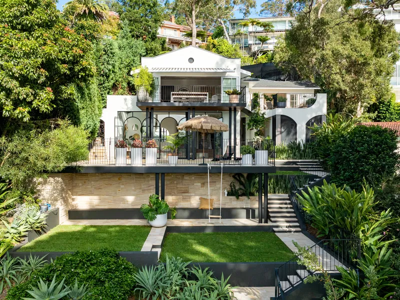 Middle Cove Project — Australian Newspaper Mansion Liftout
