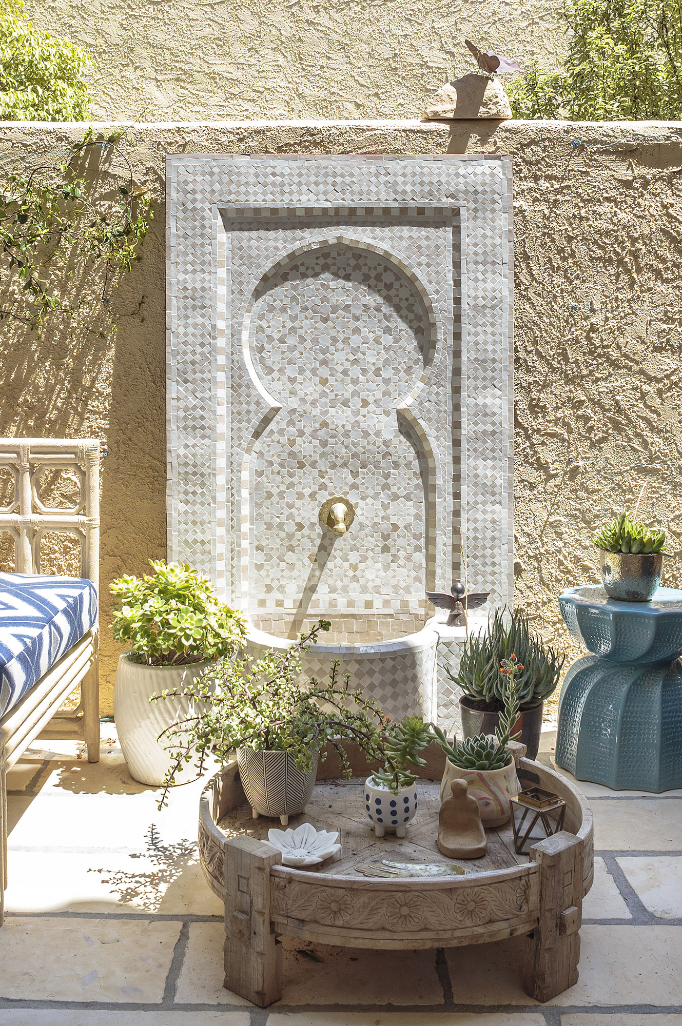 Susie courtyard moroccan fountain mosaic tile succulents round table detail — Bronwyn Poole Interiors Susie courtyard moroccan fountain mosaic tile succulents round table detail — Bronwyn Poole Interiors